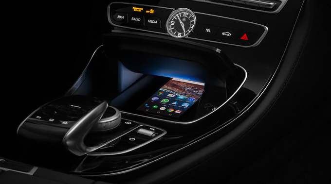 Read more about the article Mercedes’ New E-Class supports Qi Wireless Charging