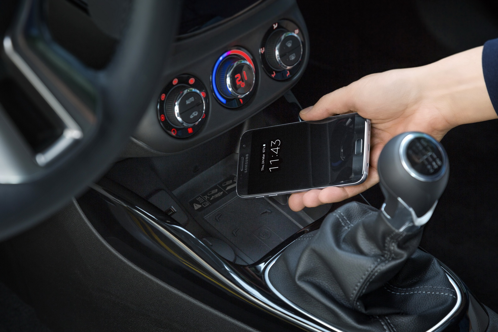 Read more about the article Opel Adam with Qi Wireless Charging